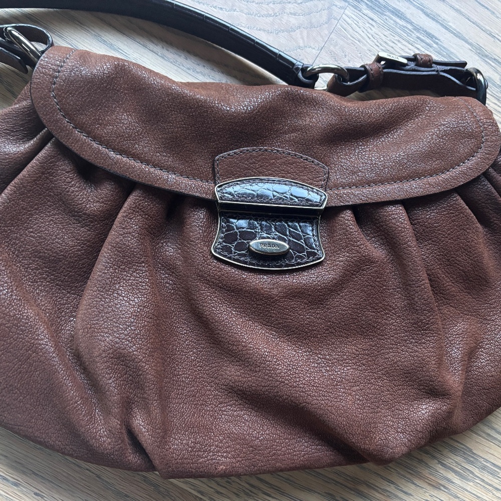 Used once. Vntage Prada brown suede and leather purse